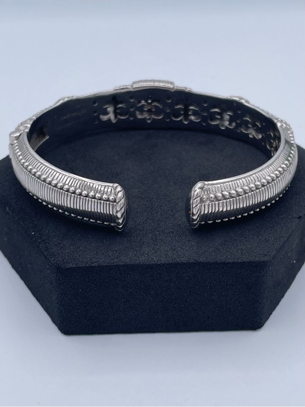 Judith Ripka Sterling Silver 925 CZ Pavé Center Motif Cuff Bracelet Heavy 42.8g - Picture 3 of 11
